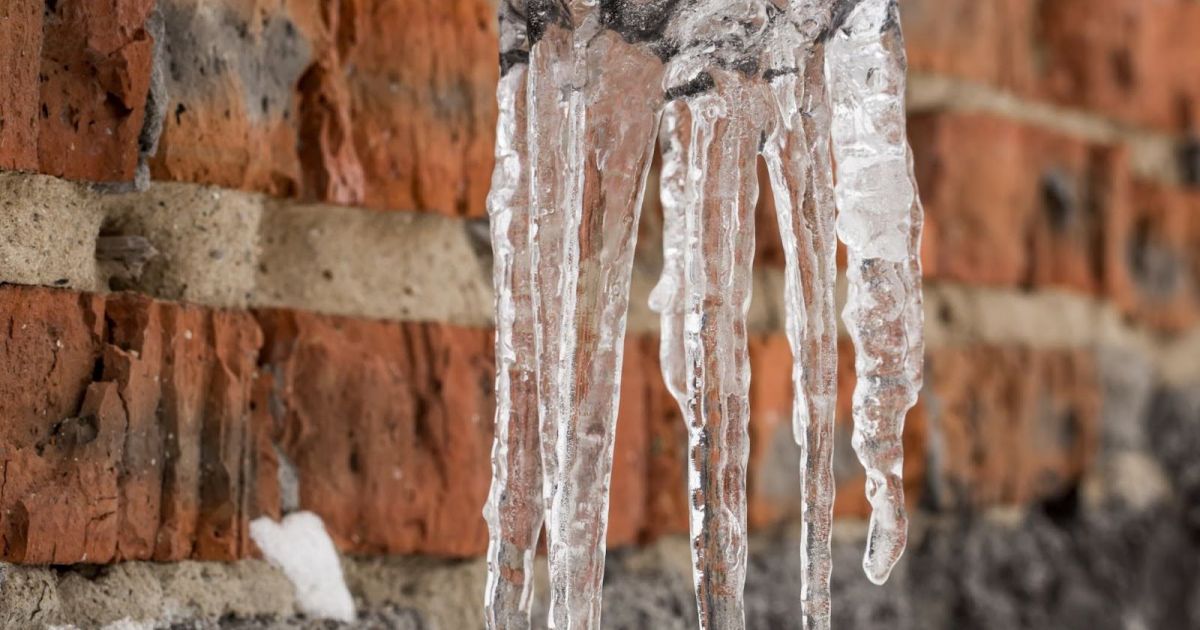Preventing Frozen and Burst Pipes: A Commercial Buildings Winter Preparedness Guide